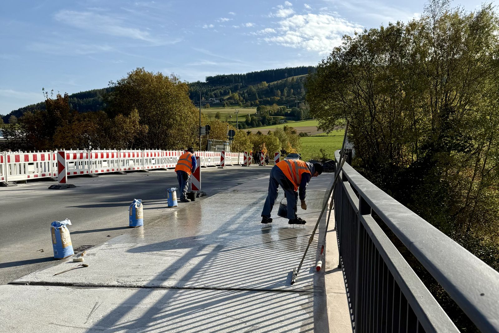 Fertige Kappe mit neuem Geländer und Oberflächenschutz